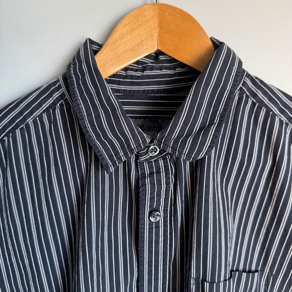 Old Navy Men's Striped Short Sleeve Casual Dress Shirt Black X-Large Preppy ON - Picture 3 of 13